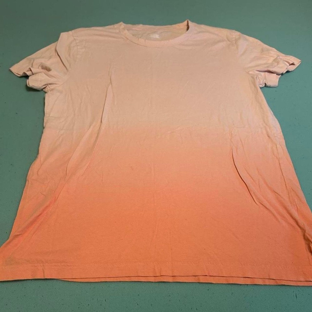 pink vs tshirt